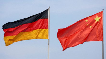 《華爾街日報》報導，德國正在考慮淡化有關於加強政府對中國投資審查的計畫。 路透