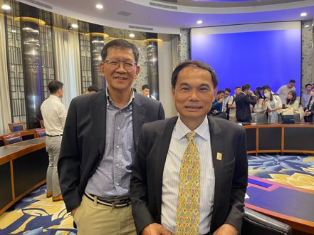 右為泰碩董事長彭朋煌，左為泰碩總經理梁竣興。 聯合報系資料庫