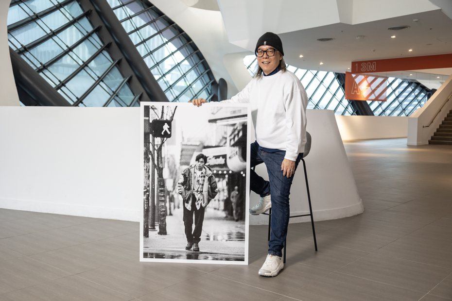 潘重威是演藝圈中知名的攝影大師，最近辦展覽展出許多歌手年輕時的珍貴照片。圖／台北流行音樂中心提供