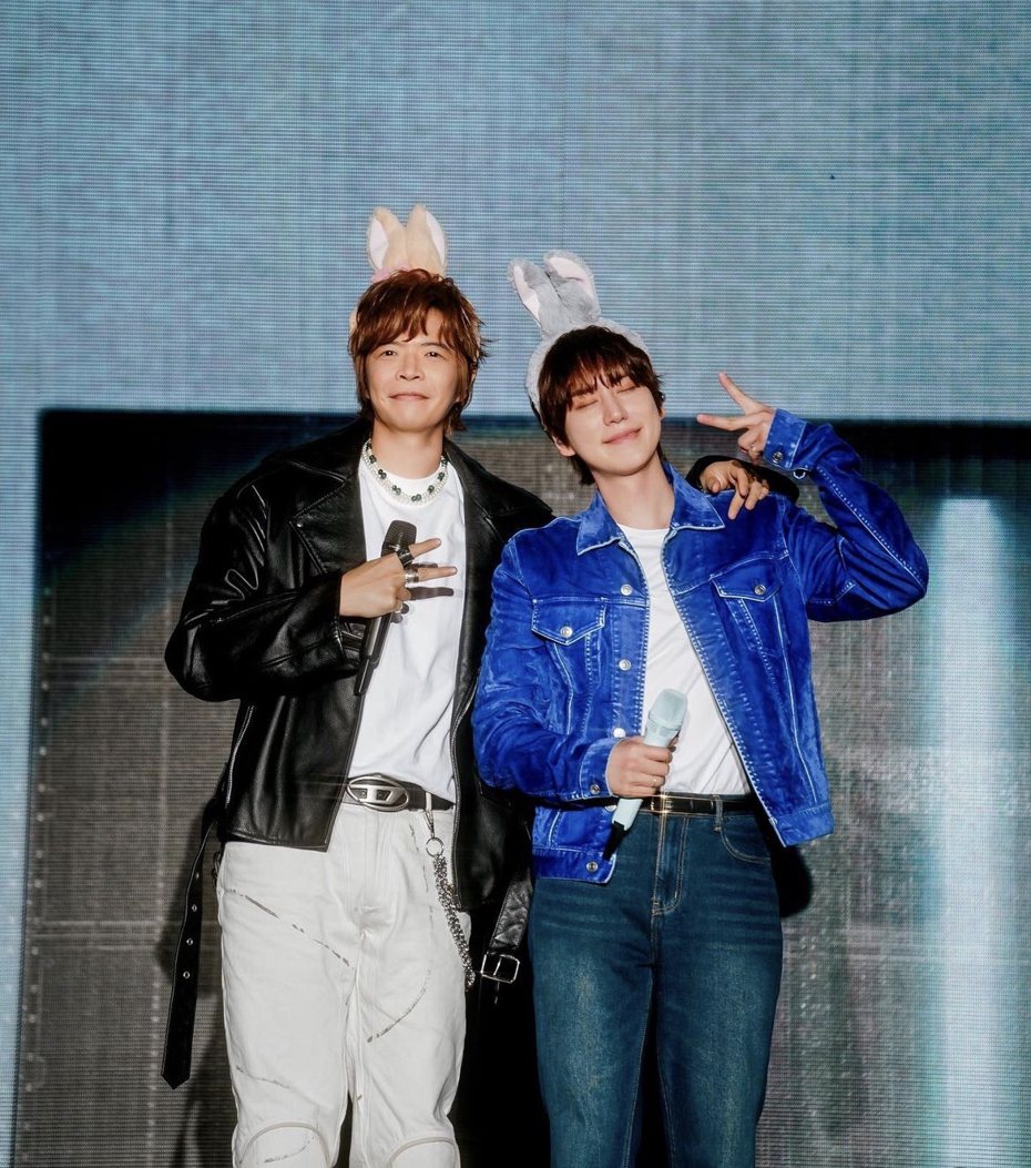 Super Junior成員圭賢（右）與八三夭主唱阿璞（左）合體唱台劇「想見你」主題曲。圖／摘自IG