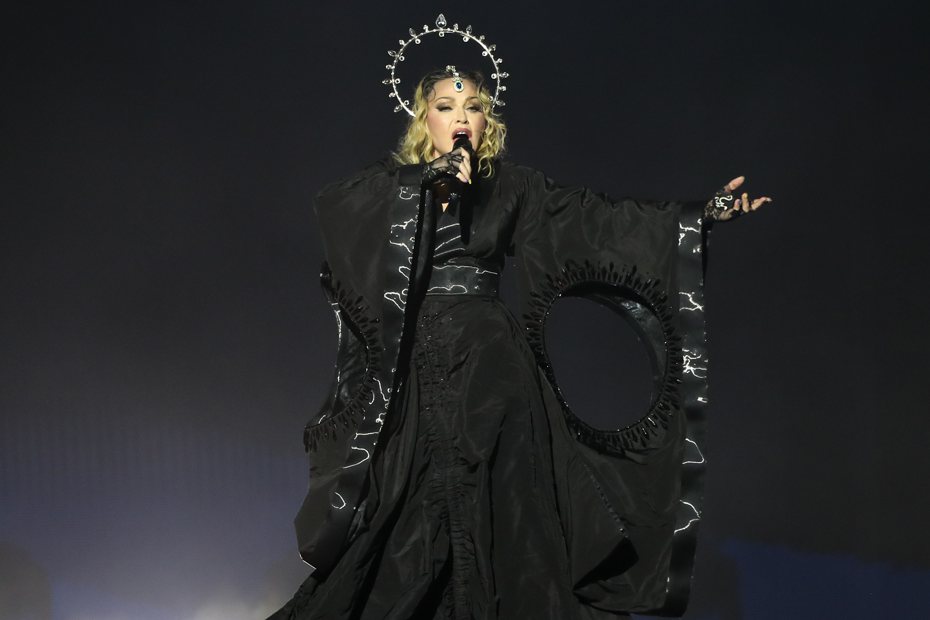 瑪丹娜在巴西的免費演唱會，展露樂壇女王的實力。（歐新社）