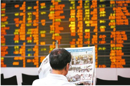中國大陸新國九條政策，使陸股市場開始聚焦高股息ETF族群。 路透