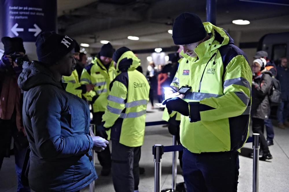 哥本哈根國際機場安檢情形。 圖／美聯社