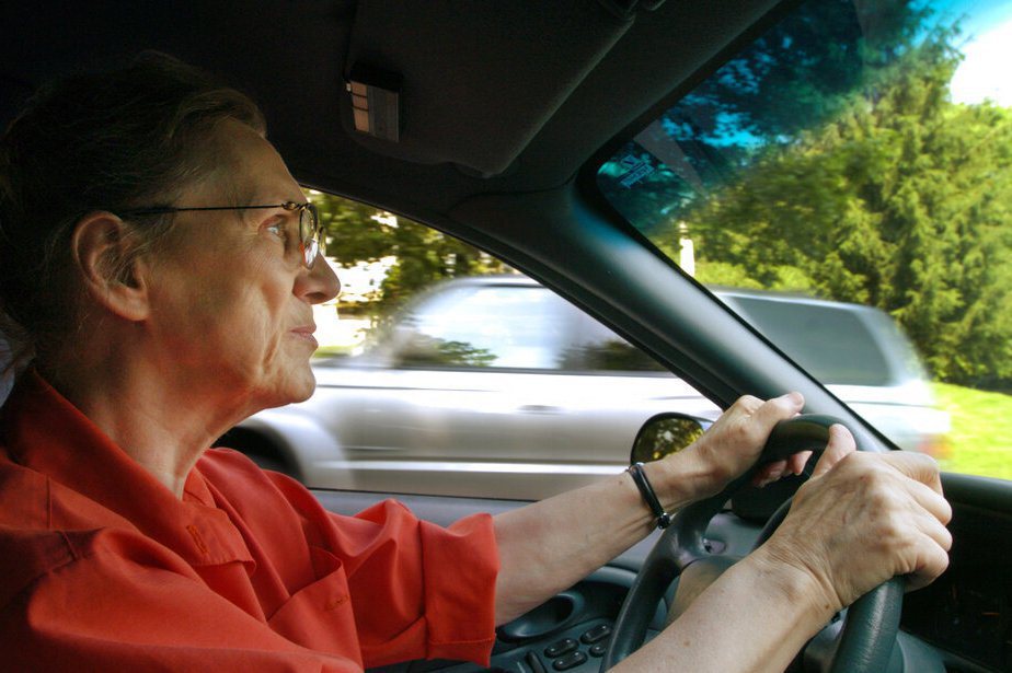 台灣步入高齡化社會，高齡駕駛人的數量也日益增加。 圖／美聯社