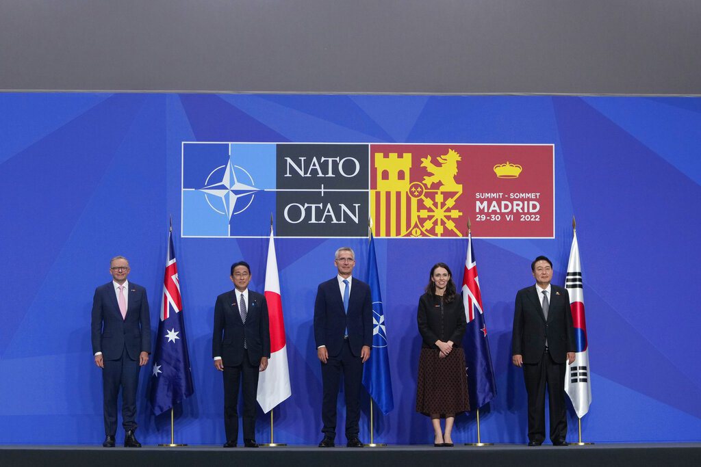 去（2022）年日韓紐澳等亞太四國（Asia-Pacific Four）領袖已經受邀出席北約馬德里峰會。 圖／美聯社