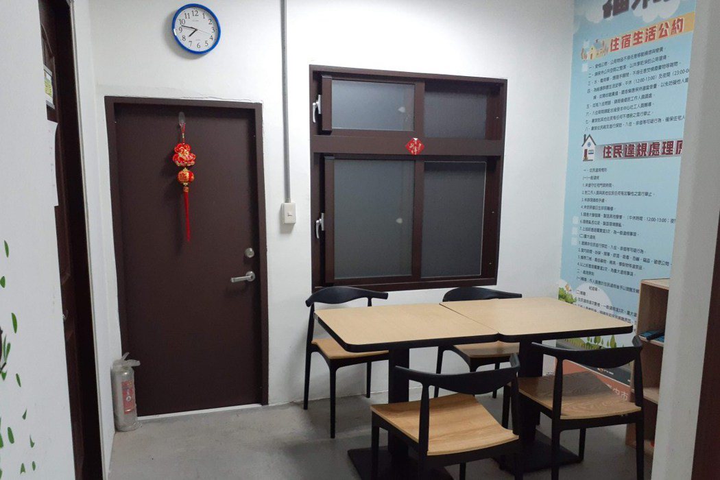 台中公辦公營的中繼安置住所「福滿安居」公共空間。 圖／葉靜倫攝影