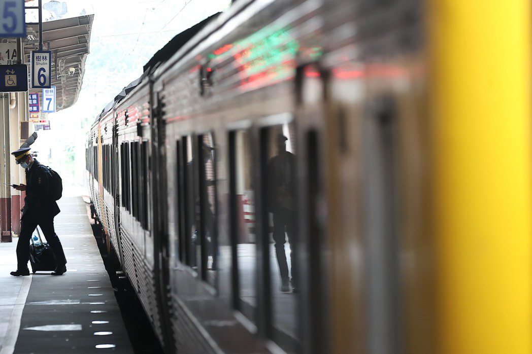太魯閣號事故後，台鐵4月8日上午全線列車鳴笛向殉職駕駛致哀。 圖／聯合報系資料照