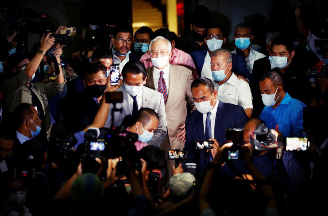 馬來西亞建國以來第一位被判刑及入獄的前國家領袖納吉，他的入獄對政壇有何影響？ 圖...