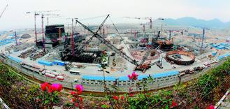 為提振疲弱的經濟成長，中國近期積極加強基礎建設。圖為廣東台山核電站。圖／新華社