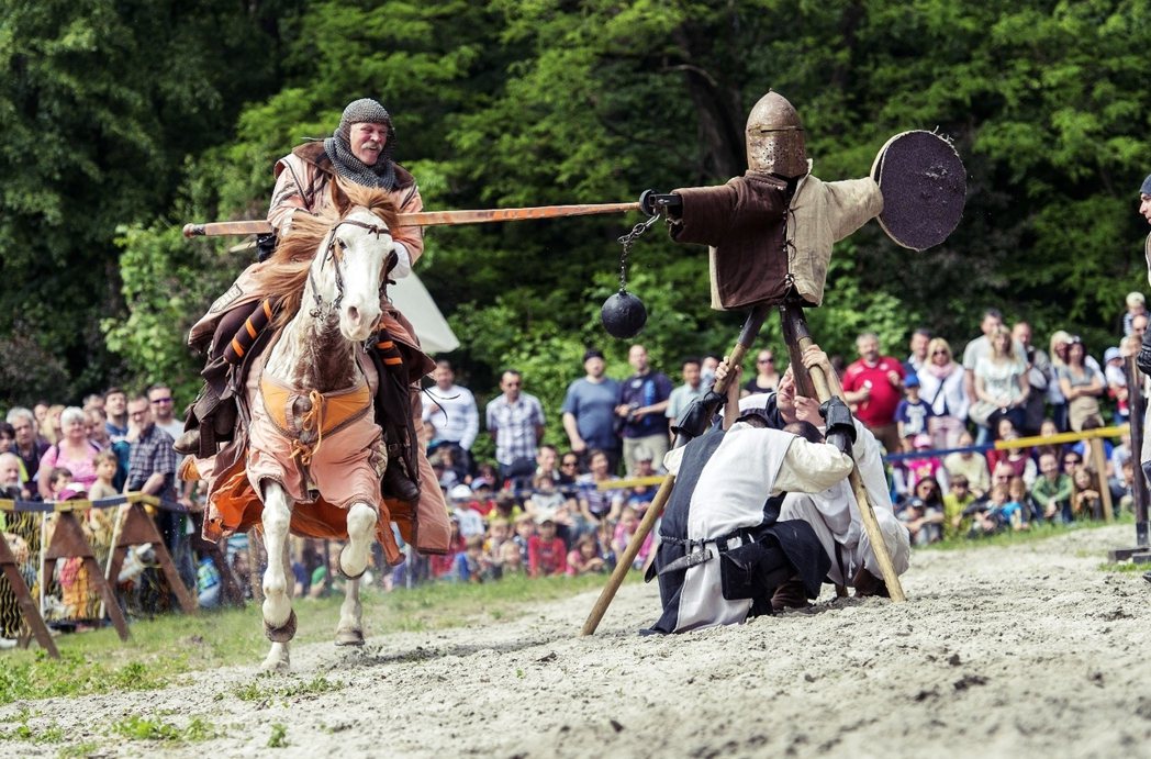 騎士競技，甚至可能是人類史上首項「極限運動」。 圖／歐新社