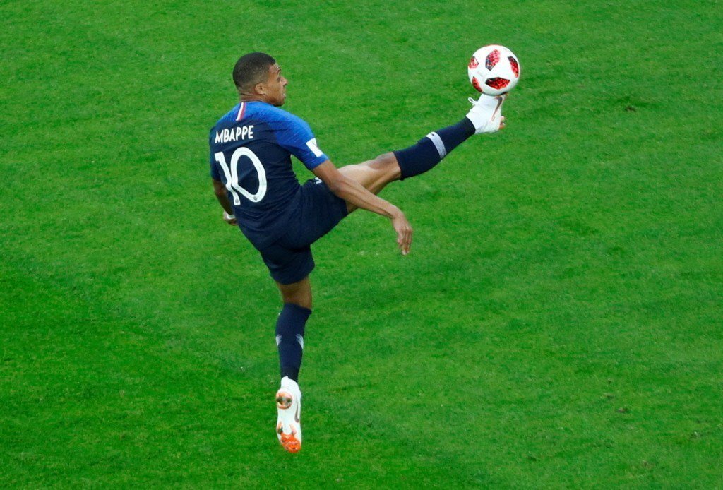 2018年世界盃足球賽由法國奪下大力神盃。圖為法國隊超級新星姆巴佩。 圖／路透社