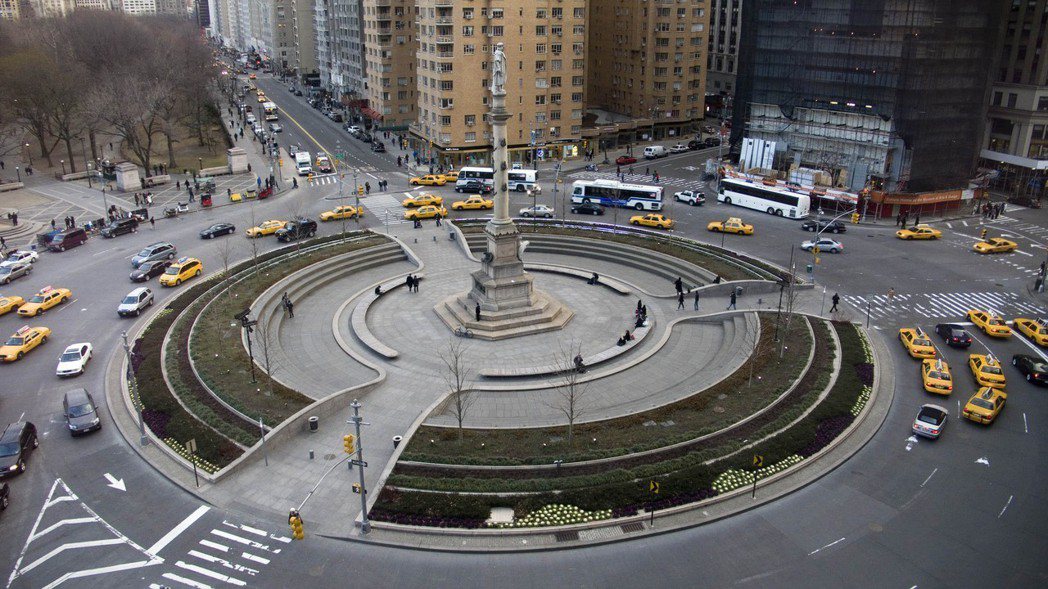 圓環式路口是歐美常見的路口設計，過去日本在明治維新之後，也參照設置了許多圓環。圖...