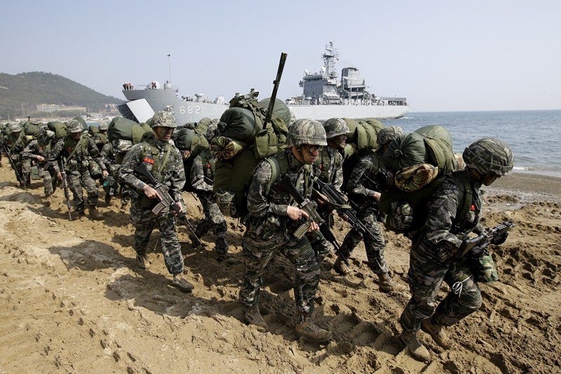 就在無協議結果出現後第二天，美韓同意終止每年四月的美韓大型軍演。 圖／美聯社