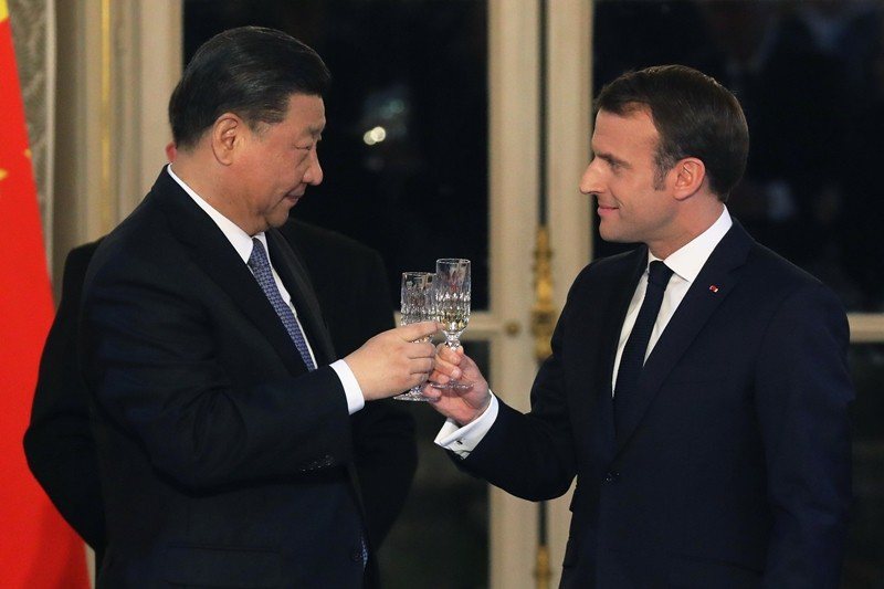 3月26日，法國總統馬克宏、中國領導人習近平於巴黎愛麗舍宮會面。 圖／美聯社