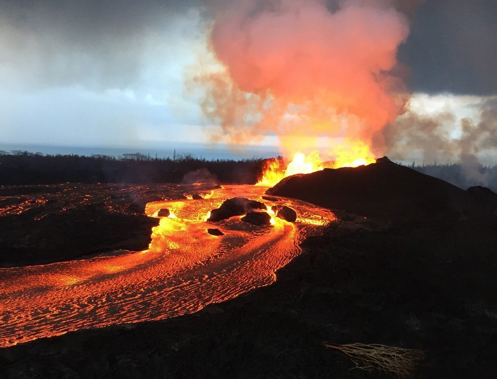 圖為2018年美國夏威夷基拉韋亞火山噴發。 圖／歐新社