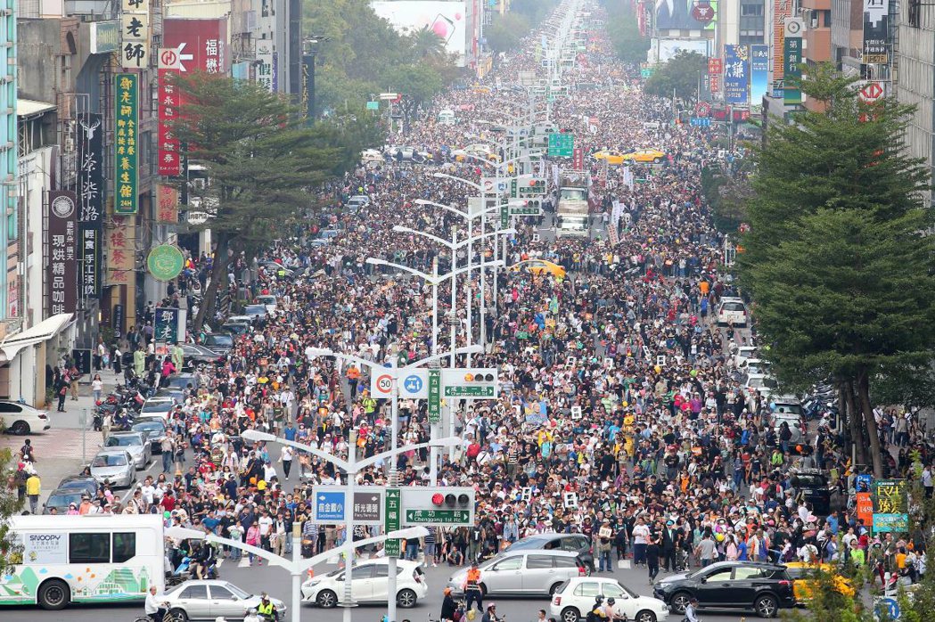 12月21日，Wecare台灣罷韓大遊行。 圖／聯合報系資料照