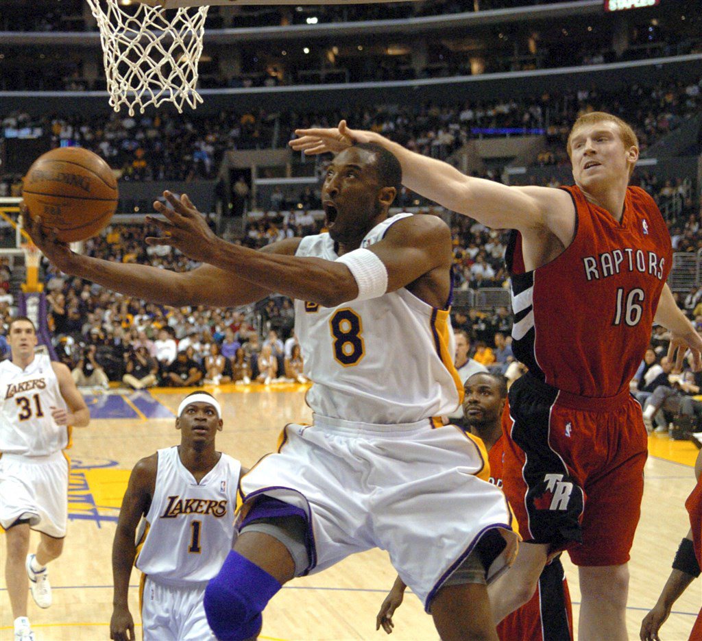 2006年，湖人與暴龍隊的比賽中，Kobe一人狂轟81分。 圖／美聯社