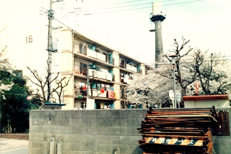 攝於1982年的東京板橋區「蓮根團地」。 圖／維基共享