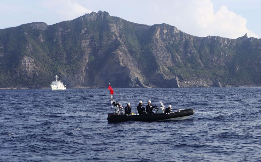 日本沖繩縣石垣市議會在2020年6月提案，將變更釣魚台列嶼的名稱為「登野城尖閣」。 圖／路透社