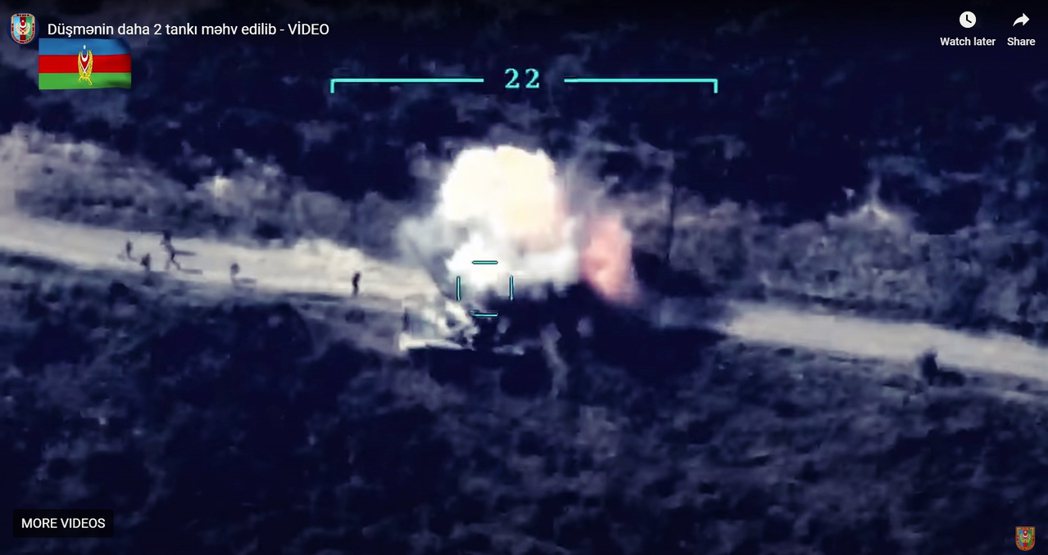 亞塞拜然國防部釋出影片截圖，主張攻擊了亞美尼亞兩部坦克。 圖／亞塞拜然國防部