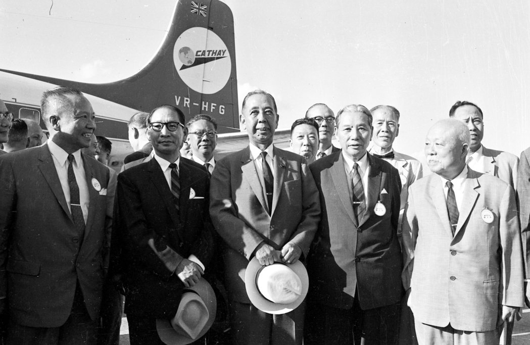 國泰航空不僅對香港重要，之於台灣也曾載著不少外交記憶的片段。圖為1961年，甫卸...