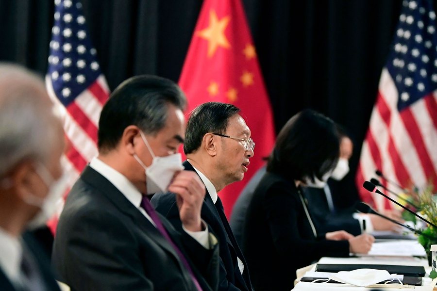 圖為3月18日，美國拜登政府與中國政府的第一次外交高級會談。 圖／法新社