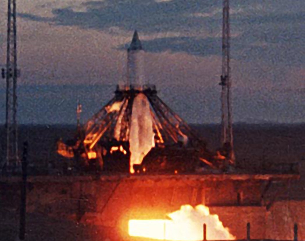 1957年11月3日，萊卡乘著蘇聯的人造衛星史普尼克2號往浩瀚無垠的宇宙飛去。 ...