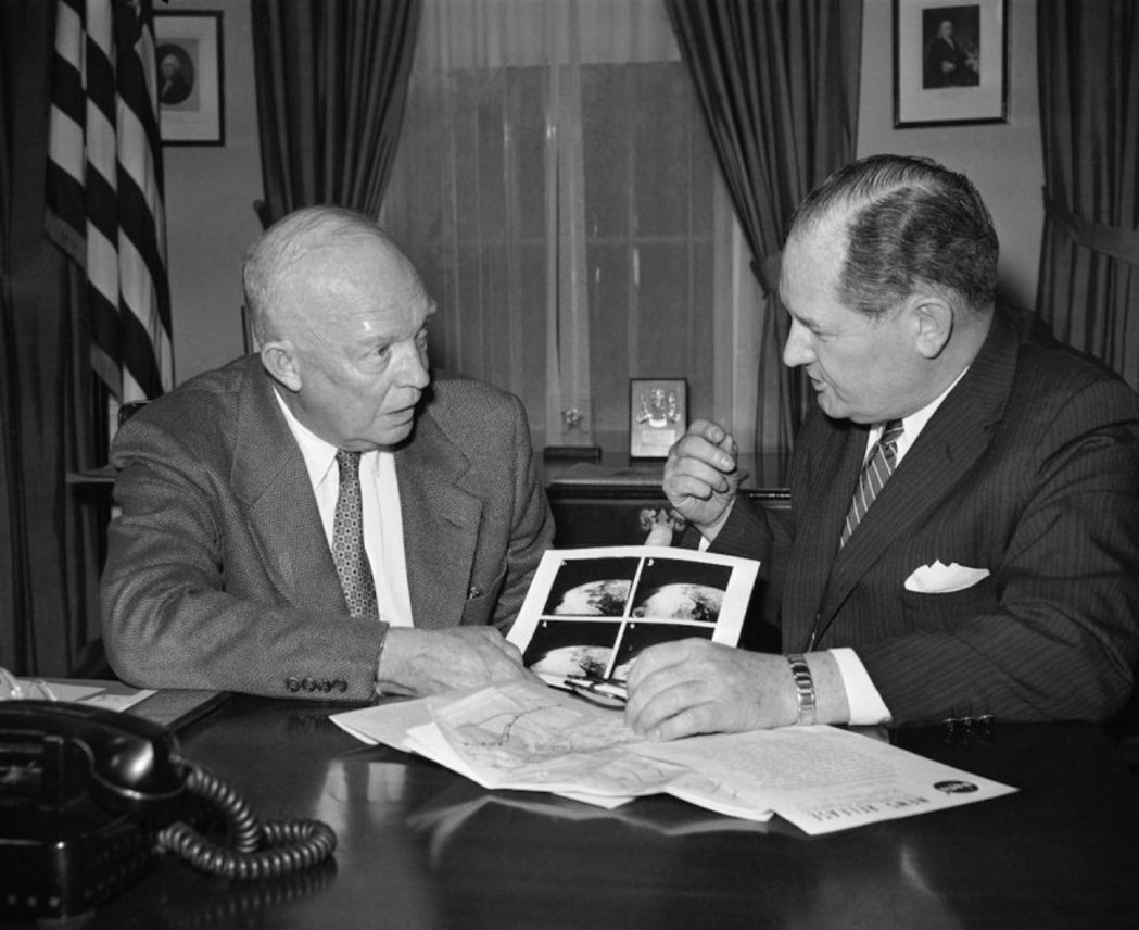 美國總統艾森豪在1958年便宣布成立太空總署NASA，正式為冷戰下的太空競賽拉開...