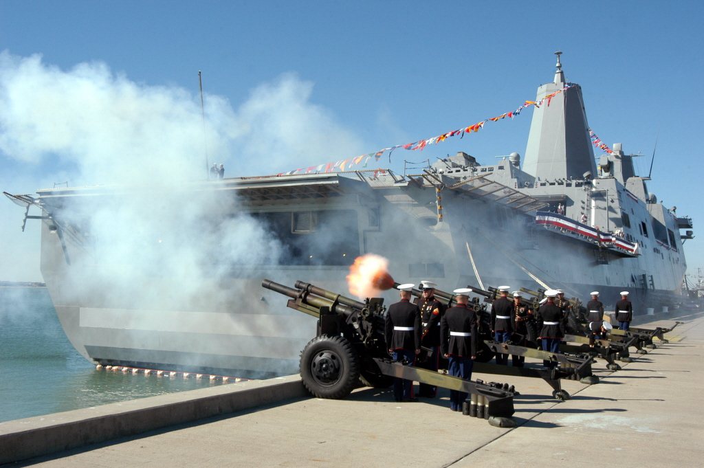 首艘聖安東尼奧號（LPD 17）於2006年1月14日成軍。 圖／美聯社