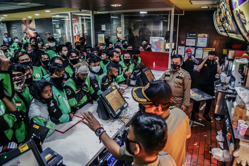南韓著名人氣團體防彈少年團（BTS）與麥當勞合作，自5月26日起在50個地區推出...