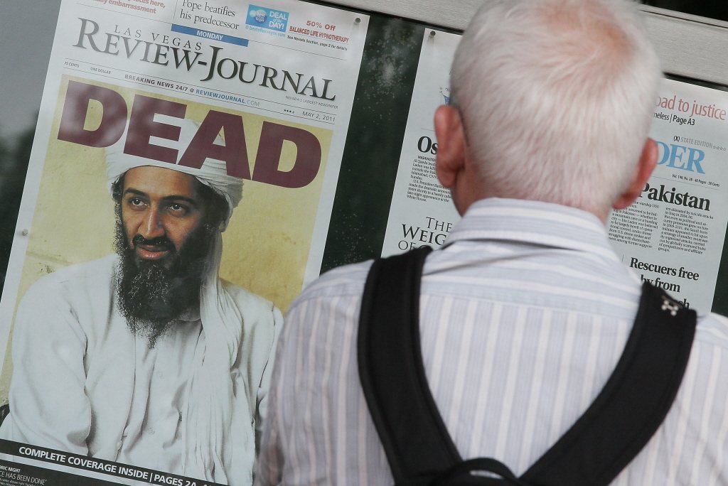 2011年5月，美軍擊殺蓋達組織領袖賓．拉登的新聞登上報紙頭條。 圖／法新社