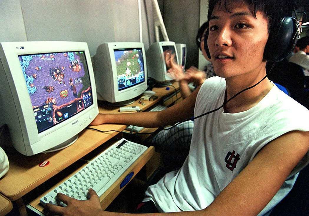 圖為中國玩家與星海爭霸第一代的初期電競玩家。 圖／路透社