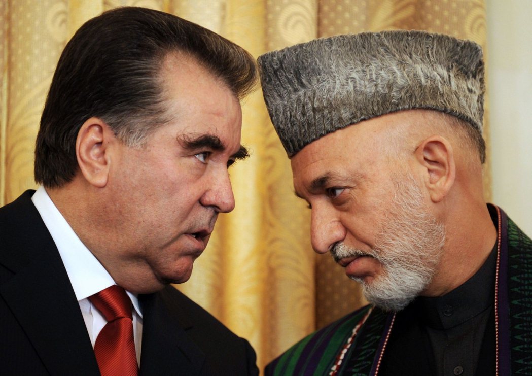 「難道這位塔吉克獨裁者會是民主鬥士嗎？對待阿富汗問題，拉赫蒙表面上擁抱人權民主價...