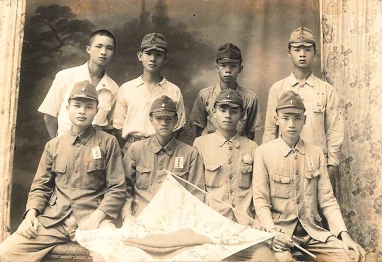圖為台籍日本兵出征前合照。 圖／維基共享資源