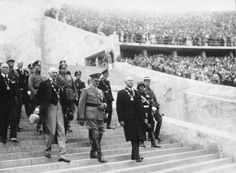 圖為希特勒出席1936年柏林奧運。 圖／維基共享資源