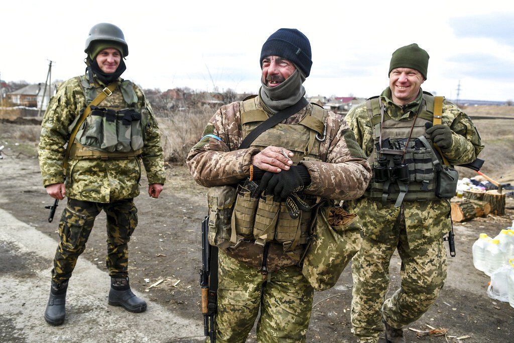 烏克蘭武裝部隊軍人在烏克蘭東南部的扎波羅熱地區執勤。 圖／美聯社