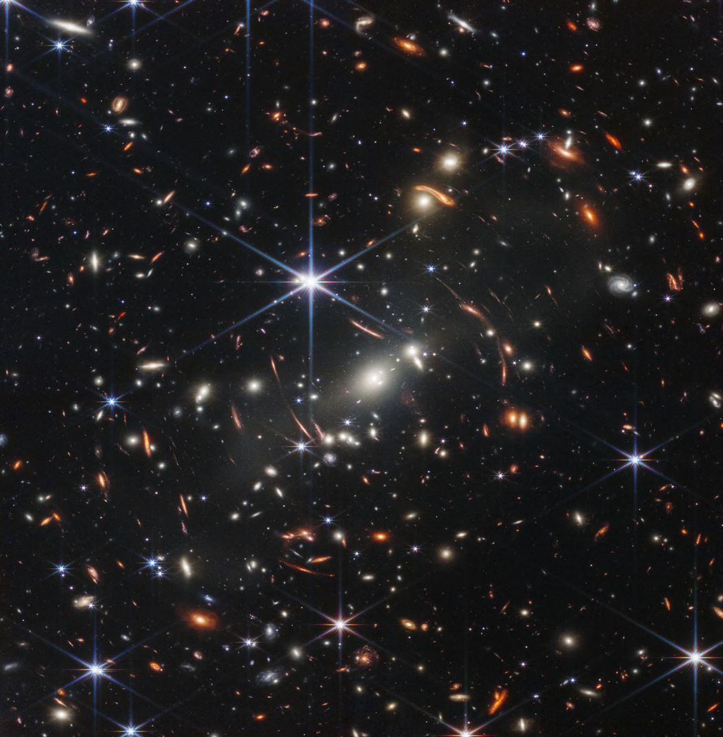 飛魚座（Volans）中的「SMACS 0723」星系團，韋伯望遠鏡拍下其130...