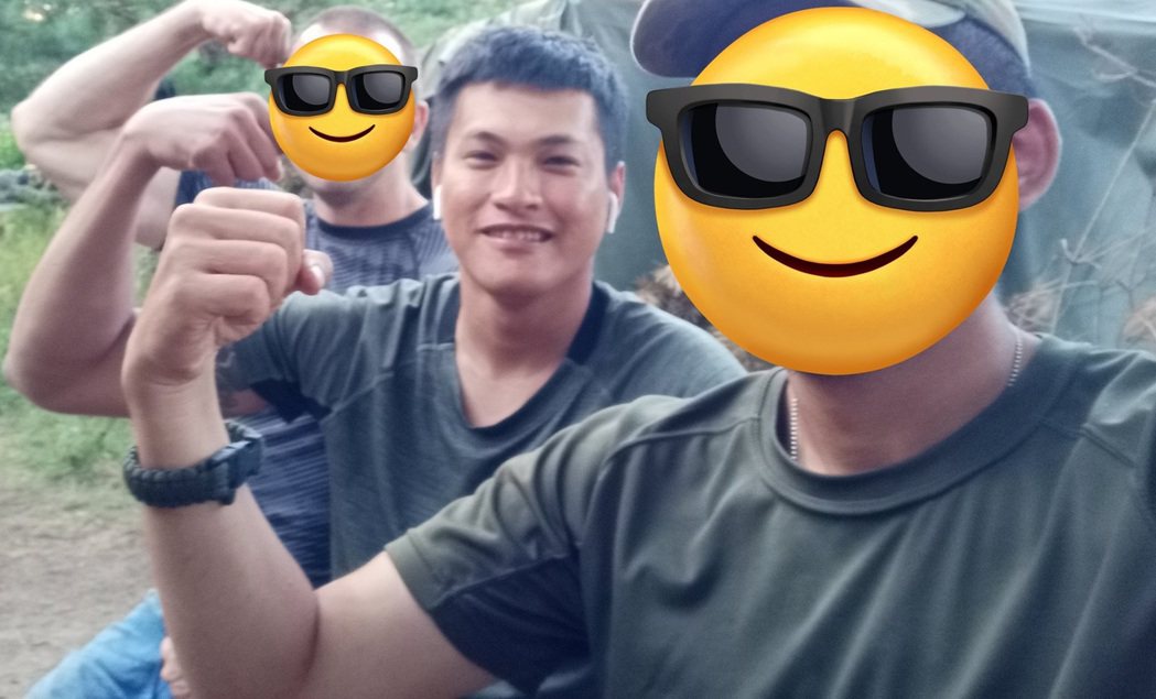 照片中間為台灣赴烏克蘭參軍的志願兵曾聖光。 圖／@super_dobure