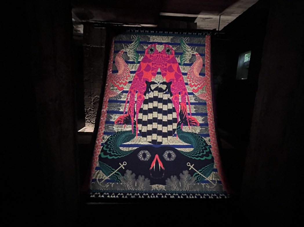 芬蘭藝術家Kustaa Saksi的作品〈辛巴達〉掛毯。 圖／Chris Che...