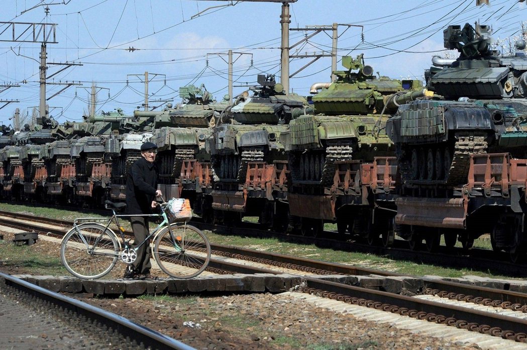 2014年，俄羅斯的坦克開入克理米亞。 圖／法新社