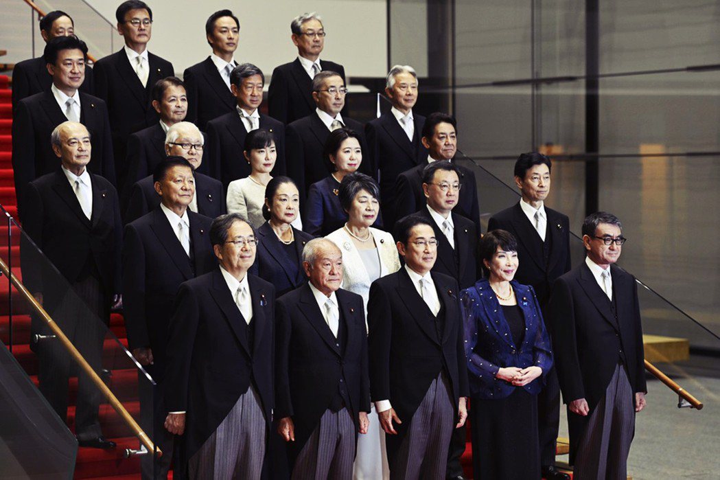 9月13日，日本首相岸田文雄公布新的內閣改組以及自民黨高層人事名單，圖為本次新內...