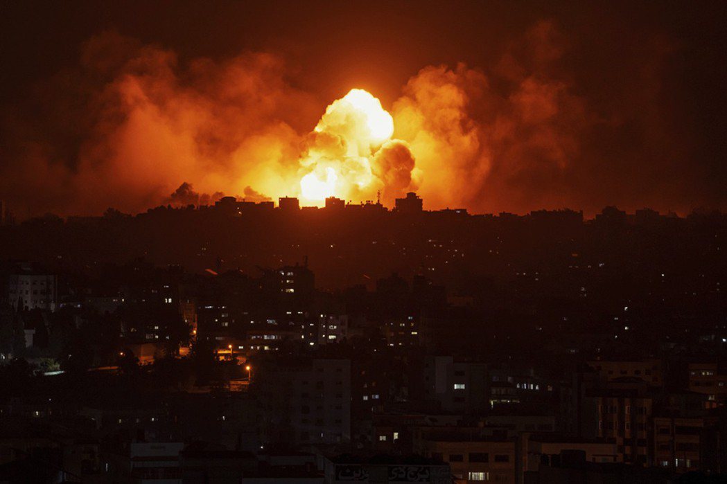 10月8日以色列向加薩的空襲轟炸。 圖／美聯社