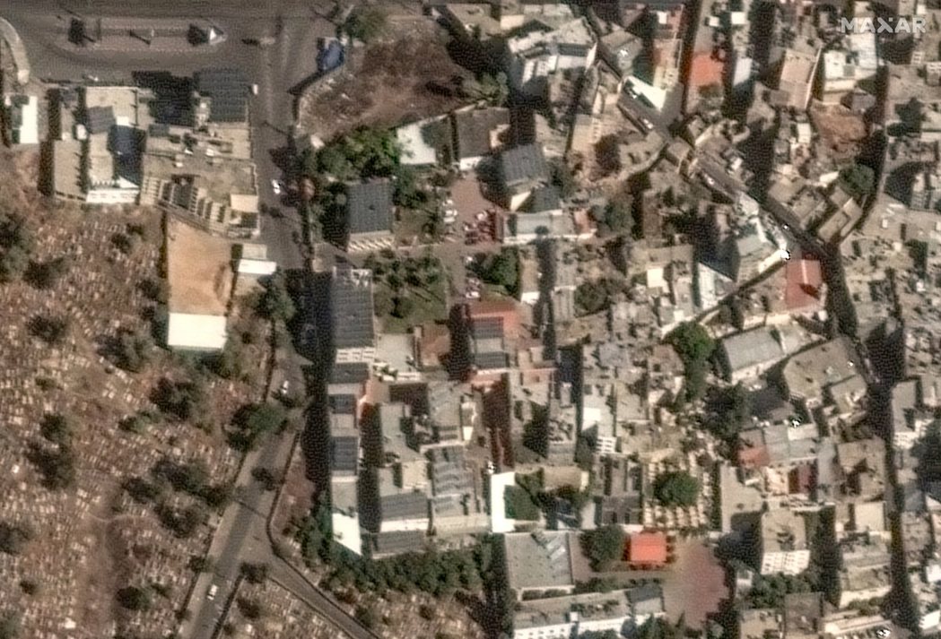 阿赫利醫院被轟炸前的空拍圖。 圖／路透社