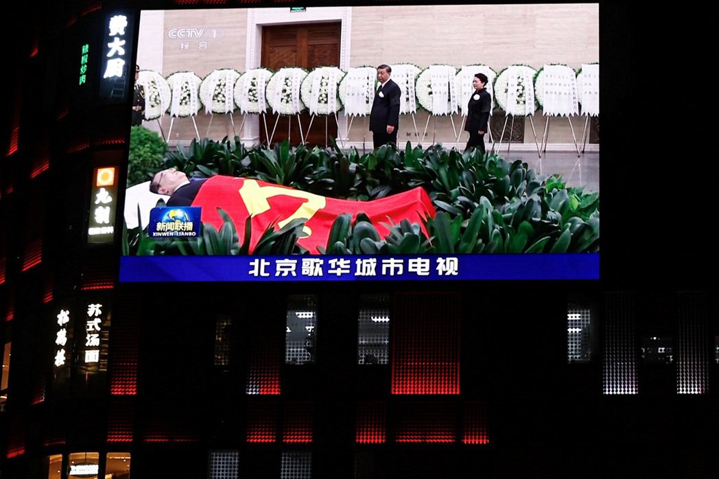 中國前國務院總理——李克強——在10月27日「突發心臟病」逝世，遺體已經在11月...