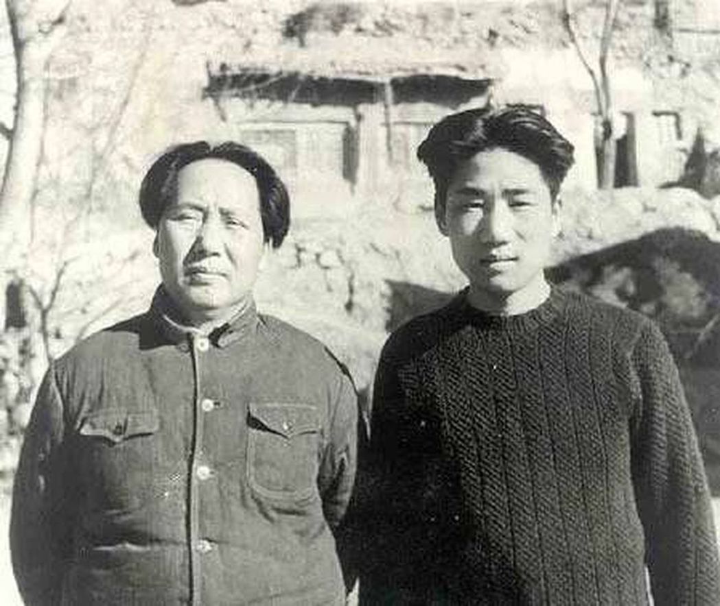 毛澤東（左）與毛岸英（右）。 圖／新華社
