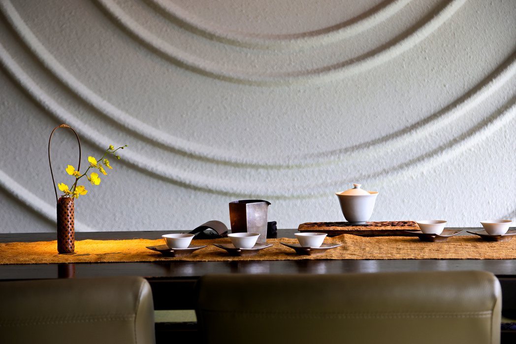 飛花落院特別講究茶與餐點之間的搭配。 圖／飛花落院提供。