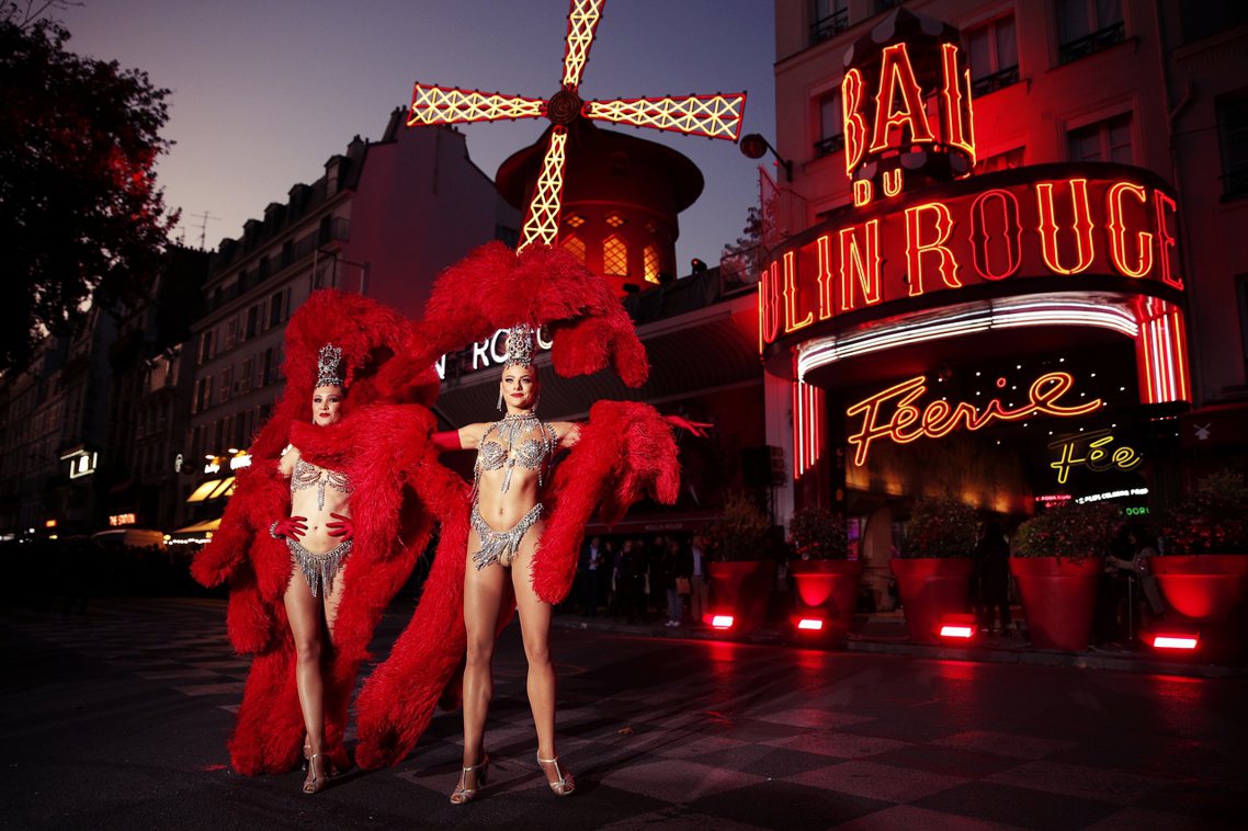「巴黎最絢麗的舞台，百年來上演一幕幕人性的狂歡...」世界知名的法國巴黎「紅磨坊...
