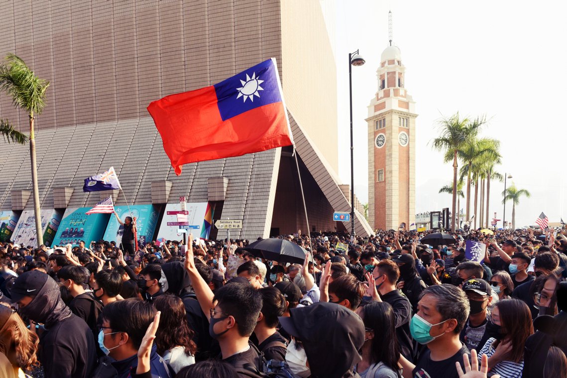 重返街頭催淚惡戰 香港尖沙咀38萬人示威再遇強力鎮壓 過去24小時 轉角國際udn Global