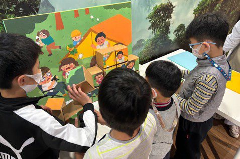 Global Mall「未來永續小學堂」以繪本搭配實境挑戰體驗，吸引小朋友參與。...