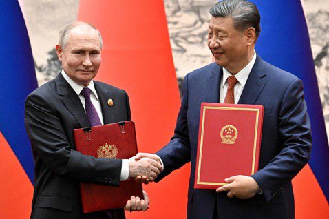 俄羅斯總統普丁在今天5月16日訪問中國，與中國國家主席習近平會面。雙方共同簽署發...